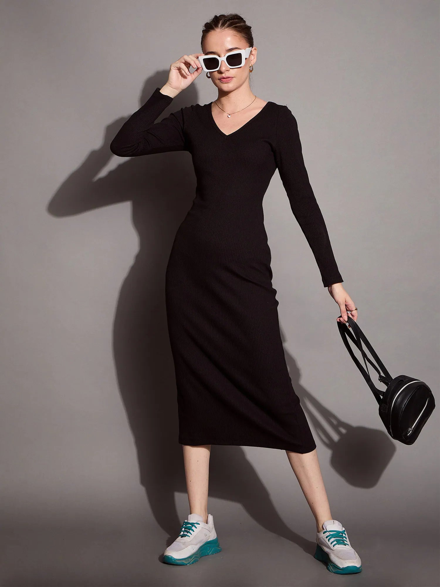 Women's Halter DressesWomen Black Ribbed V-Neck Full Sleeves Bodycon Dress-SFDRSS12390