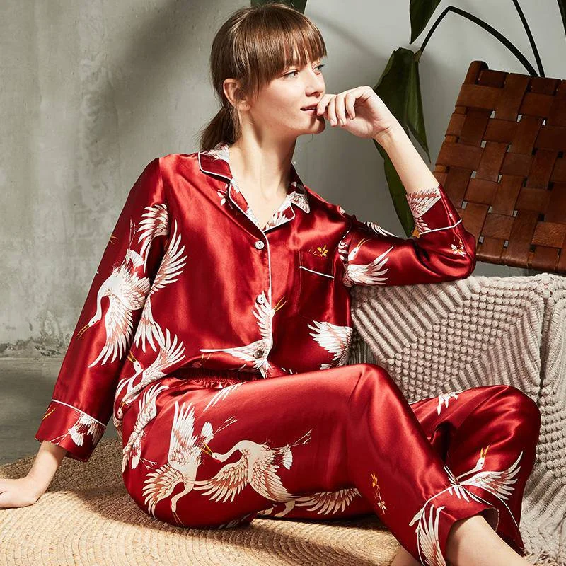 women's pajamas with breathable fabricWomen's 100% Silk Pajama Set Printed Luxury Sleepwear PJS Two-Piece Silk Sleepwear Set